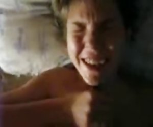 打手枪面部护理-他们不喜欢！