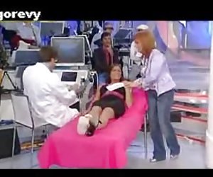 芭芭拉-哎呀超短裙