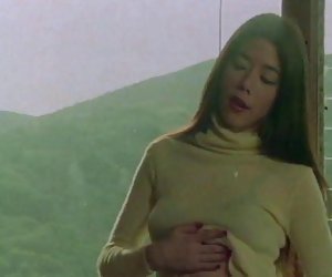 年份：约翰*霍姆斯躺在壁炉边