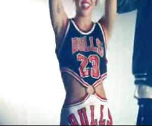 麦莉*赛勒斯的23音乐视频的色情片