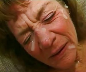 皱奶奶喜欢4鸡和大量的精子