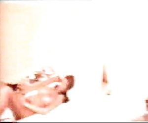 约旦。...凯蒂价格与丹鲍尔斯