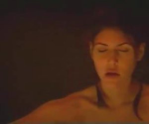 小巫婆的裸体场景