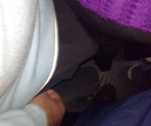 摸索在地铁2陌生人