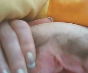 妻子毛手淫的高潮，附上摩擦婊子