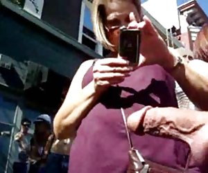 手淫在公共场合，个女孩兴趣和喜欢