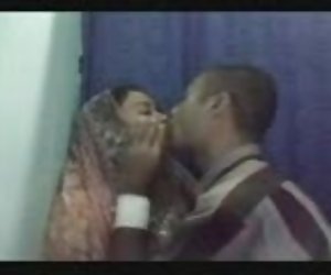 年轻的德西夫妇做爱在因特网咖啡厅，沙龙