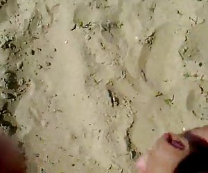 耍，在海滩上有射精. 俄罗斯