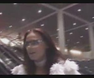 贱人会面以及在公共走