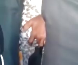 分配的事情在公共火车