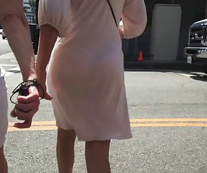 看到通过纯粹的性感礼服