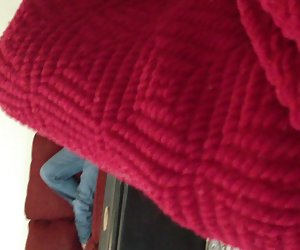 她完全错过了第一手的性教育中。