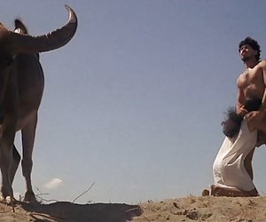 女儿的朋友的前夕的性爱场景