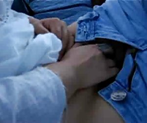 奇怪的男人和他的亚洲妻子在旅性