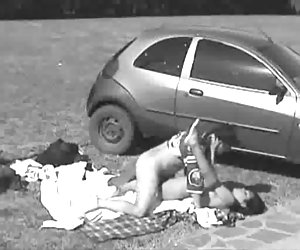 妹妹在低性交的关于安全摄像头