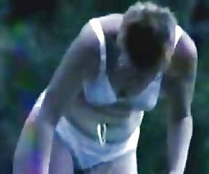 60岁的裸体主义者