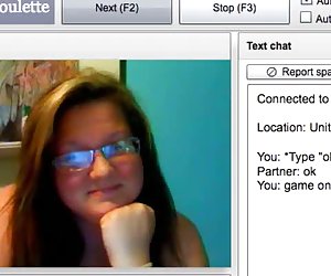 该聊天窗口的女孩显示大奶