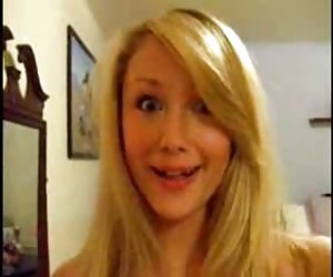 可爱的金发大胸