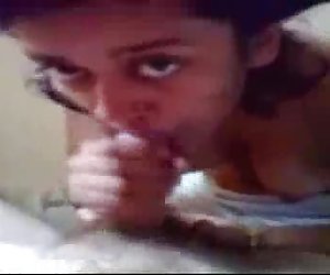 阿拉伯的青少年情侣,直到他暨