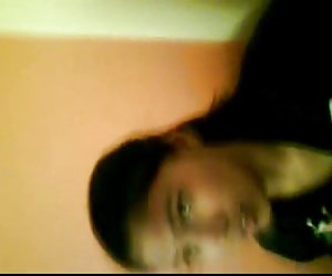 马来西亚的泰米尔的女孩吹箫