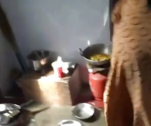 和朋友一起玩的姐妹