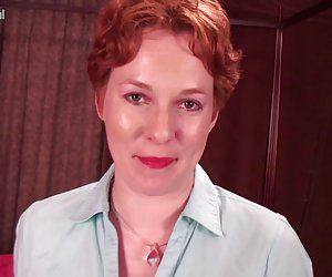 业余的美国家庭主妇第一次在摄像头前