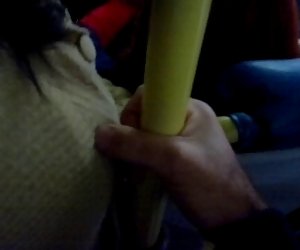 Sentindo vi(摸胸部)