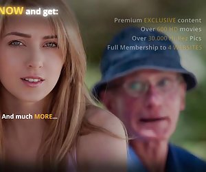 白头发的老男人乱搞光滑的皮肤teenie