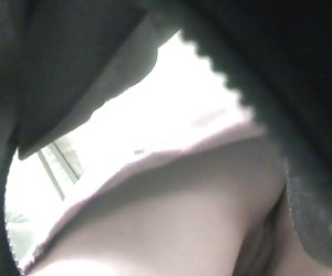 Upskirts-没有内裤