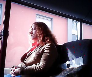 公共手淫在汽车和火车