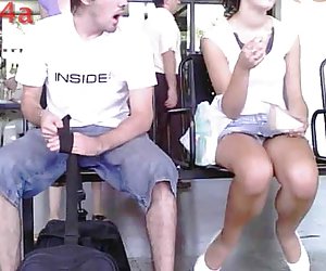 超短裙裤青少年