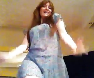 土耳其歌手尔希拉尔的杰贝吉热肚皮舞