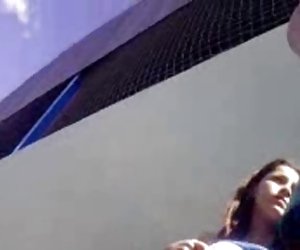 Detras de la universidad