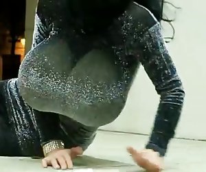 3800万巨大的奶子,丰满的胸部电影