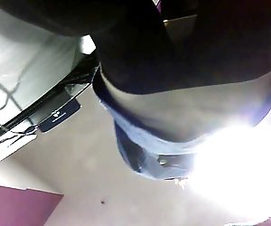 超短裙意大利偷窥