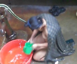 邻居的隐藏的浴缸4