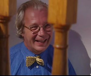 老人与年轻女孩