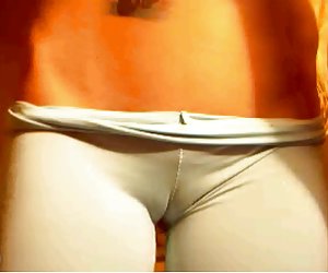 罗马尼亚的金发女孩惊人的cameltoe第2部分