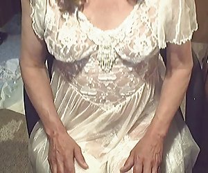 纯白色亚麻的高潮