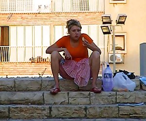 饥饿的雏鸟. 隐藏摄像机