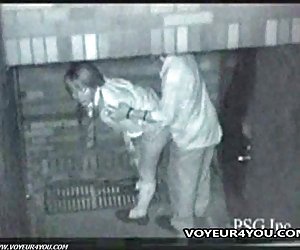 两对晚性别在街上