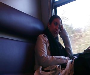 我玩我的隆起她就像微笑