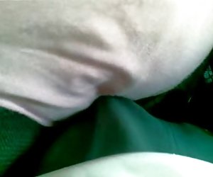 粉红色的裙子驼背