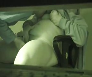 隐藏凸轮抓不爸妈不是一个继母在她的书桌