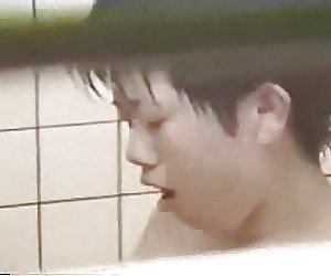 隐藏的淋浴的性高潮