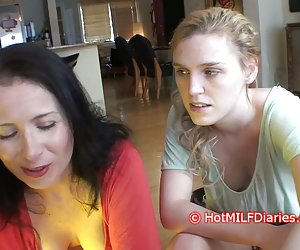 妈妈展示我的表弟如何吸老二