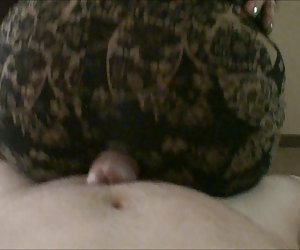 在craigslist上的青少年在氨纶紧身裤干了