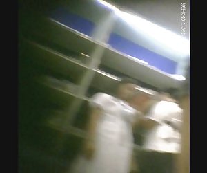 总学生的青少年的偷窥超短裙护士在一家书店