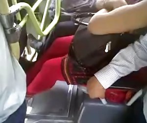 德西巴触摸胸部偷窥