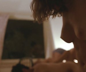 伊丽莎白*奥尔森裸体